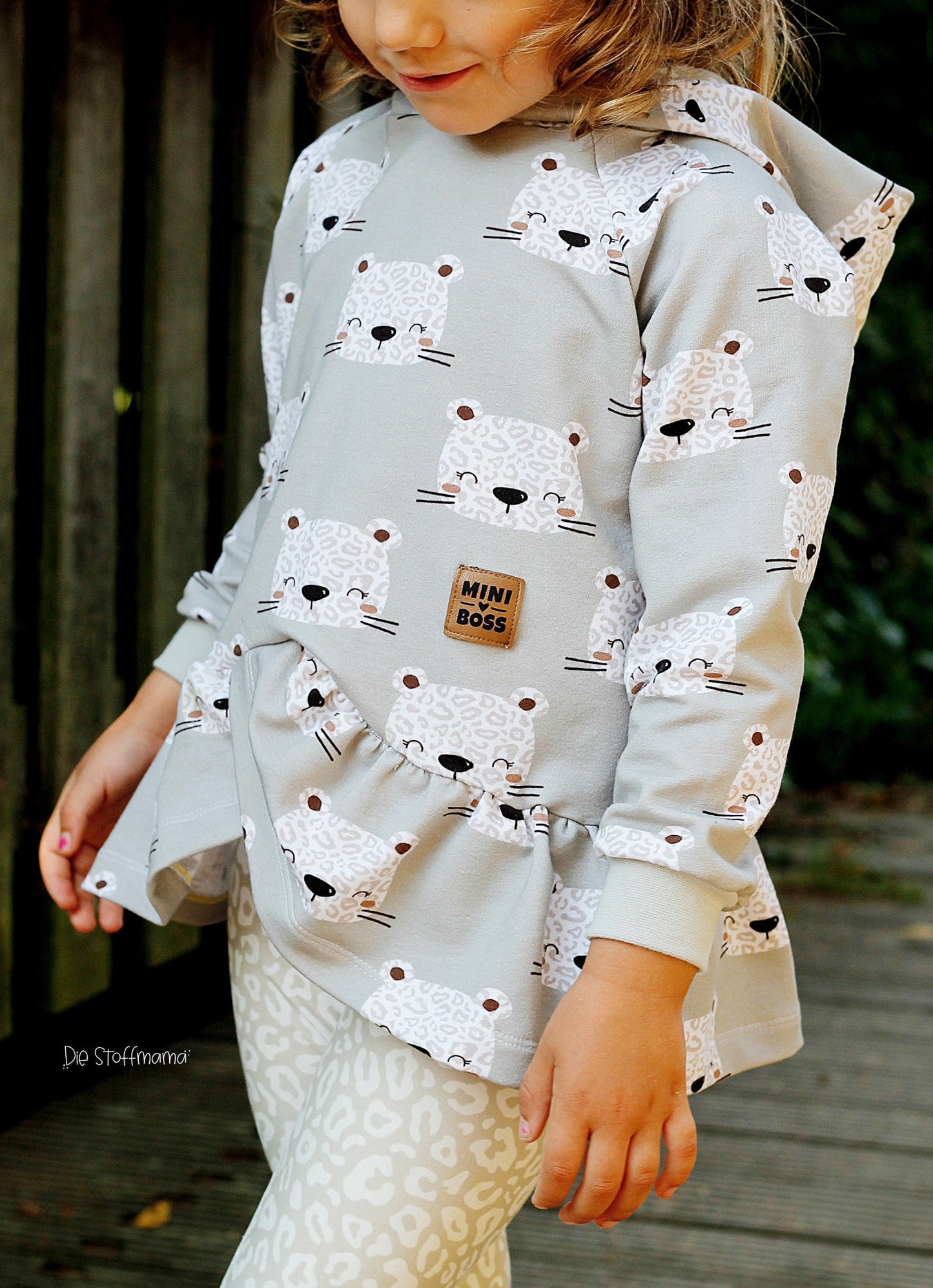 Little mitch design E-Book Schnittmuster "Rüschenhoodie Aria Mini ''