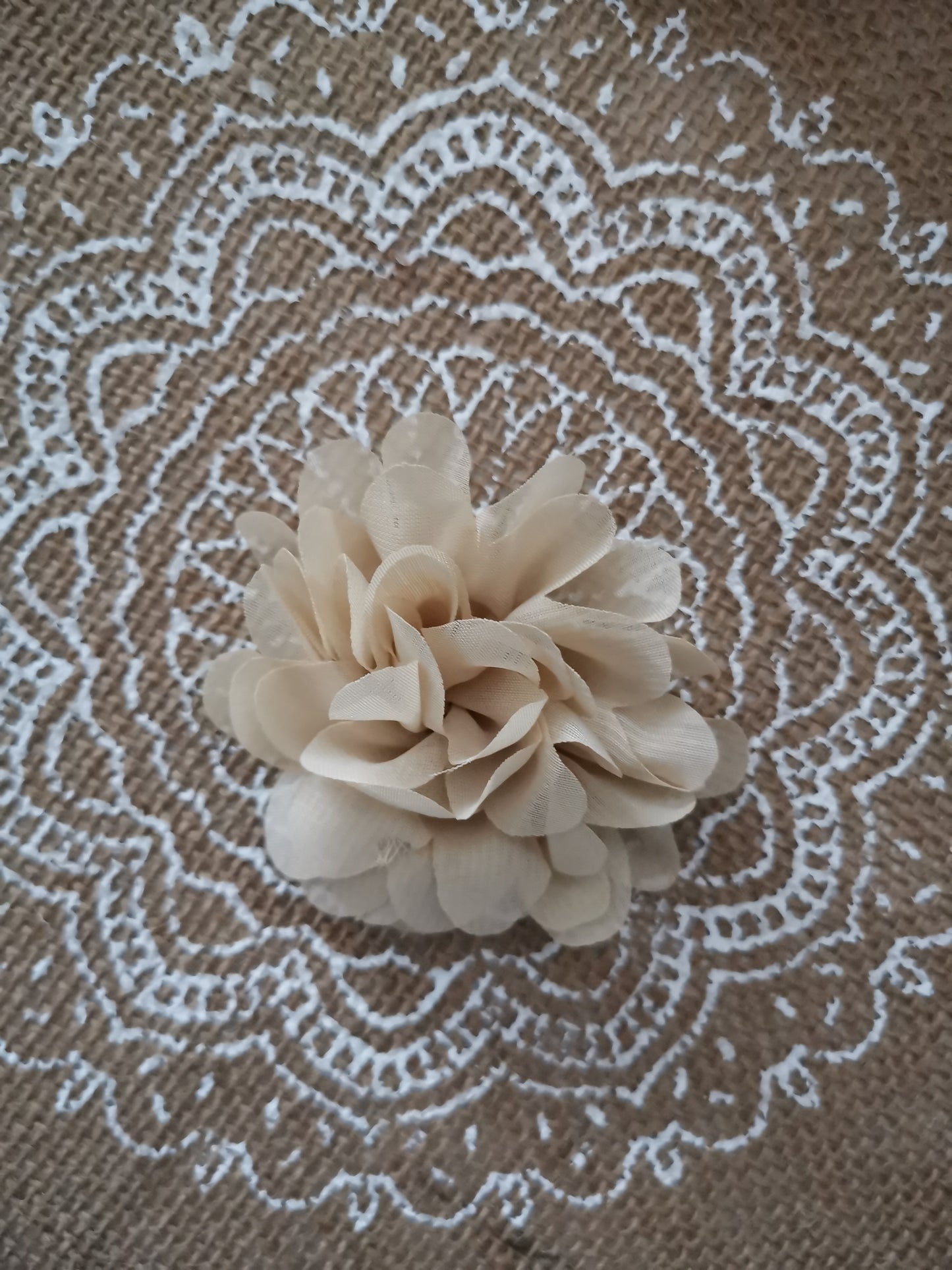 Fleurs de soie de différentes couleurs