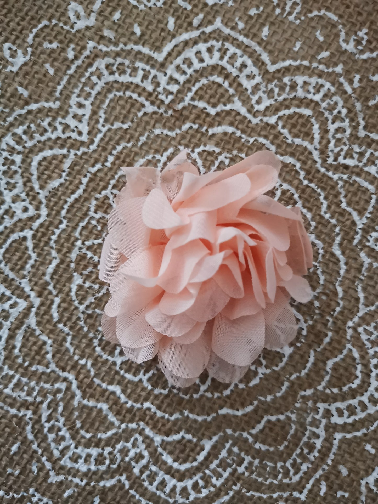 Fleurs de soie de différentes couleurs