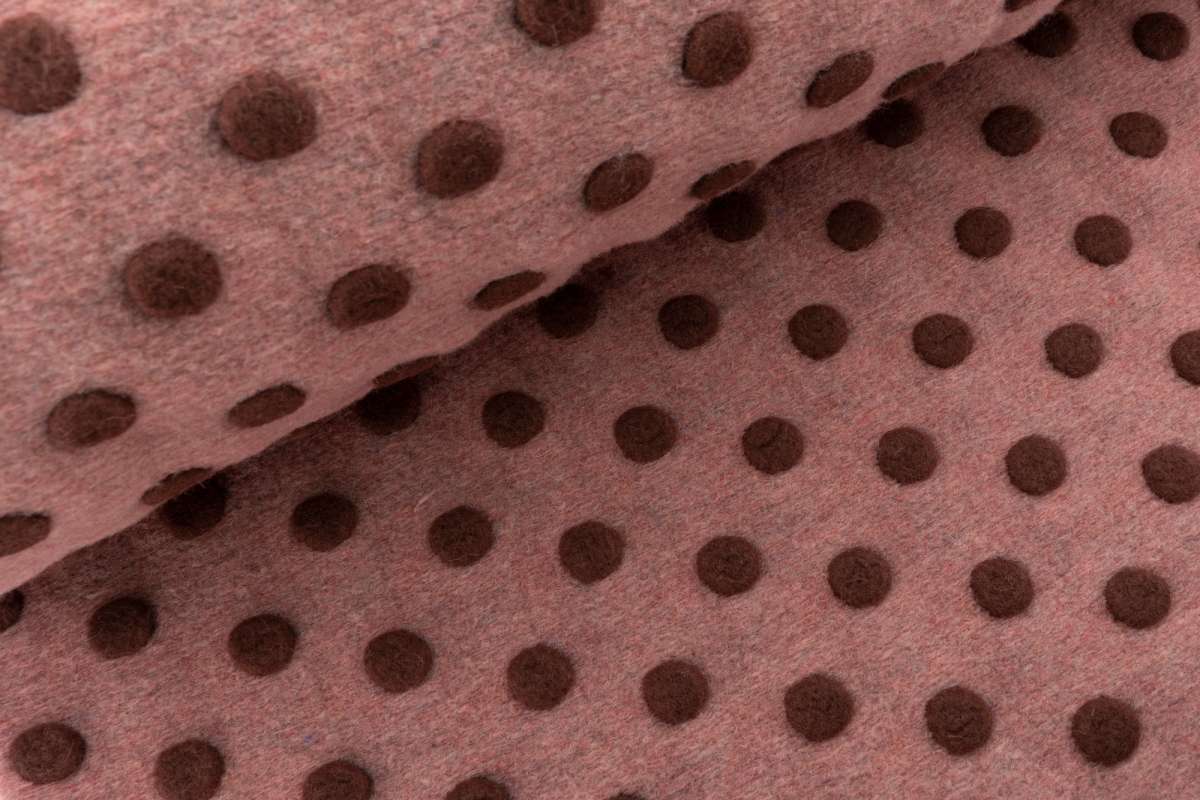 Wollfleece Mauve Dots auf Altrosa
