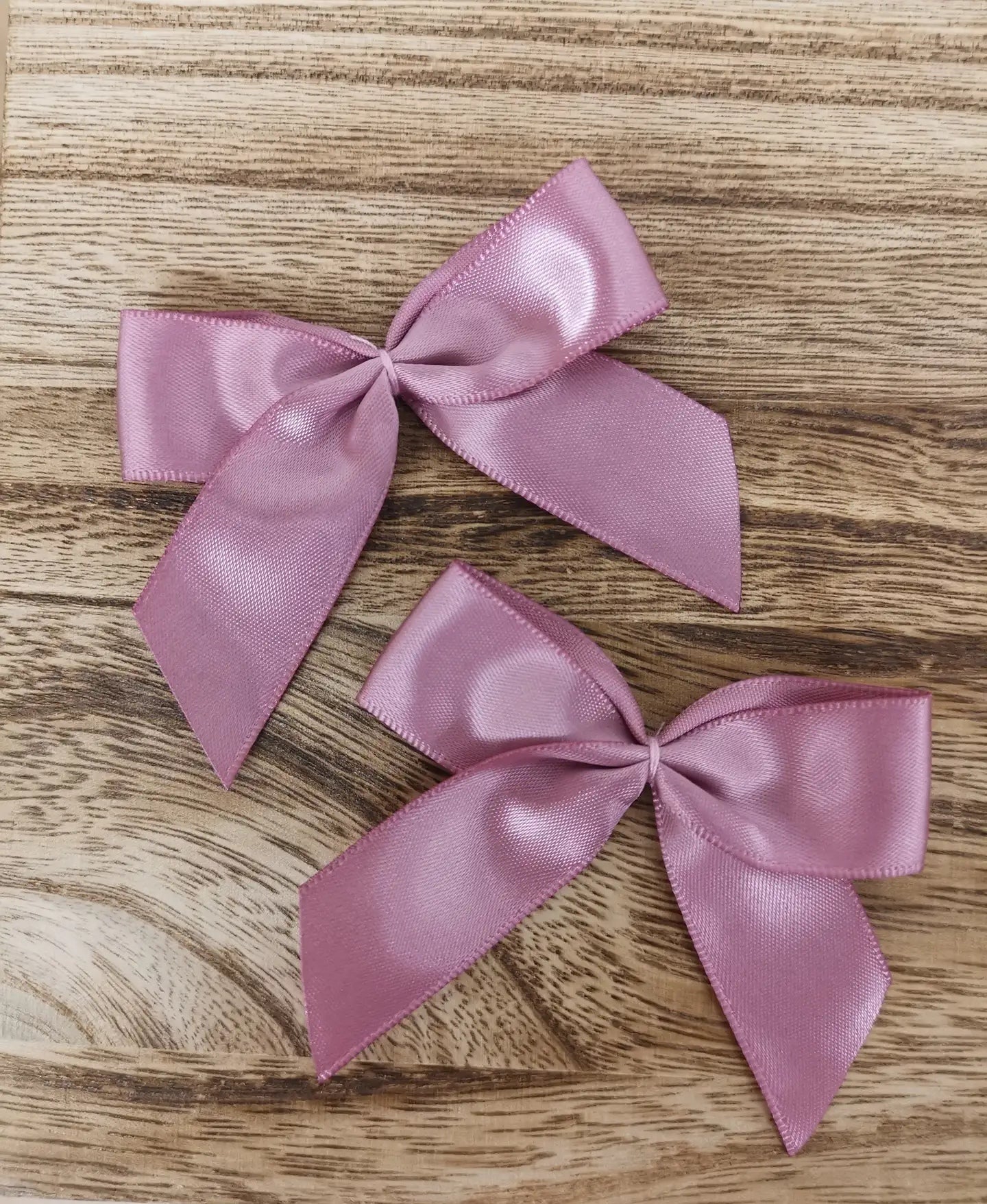 Grandes boucles de différentes couleurs