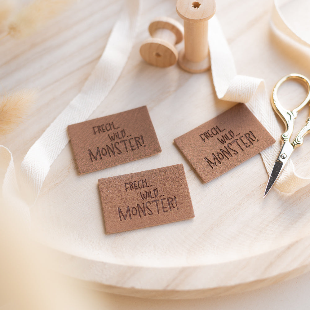 Etiquette simili cuir vegan ''Frech,Wild,Monster''