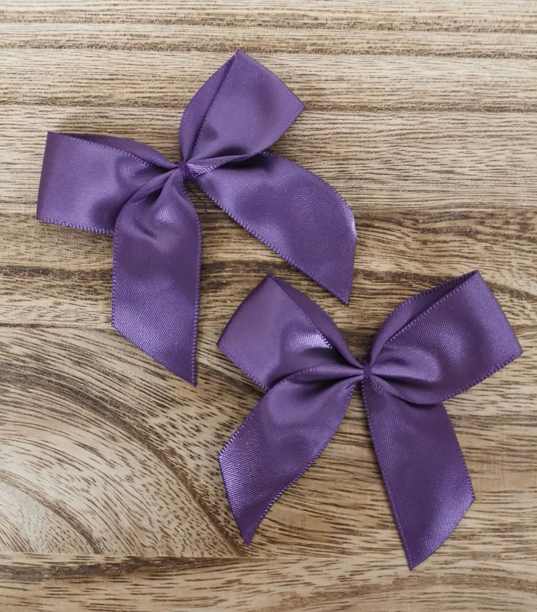 Grandes boucles de différentes couleurs
