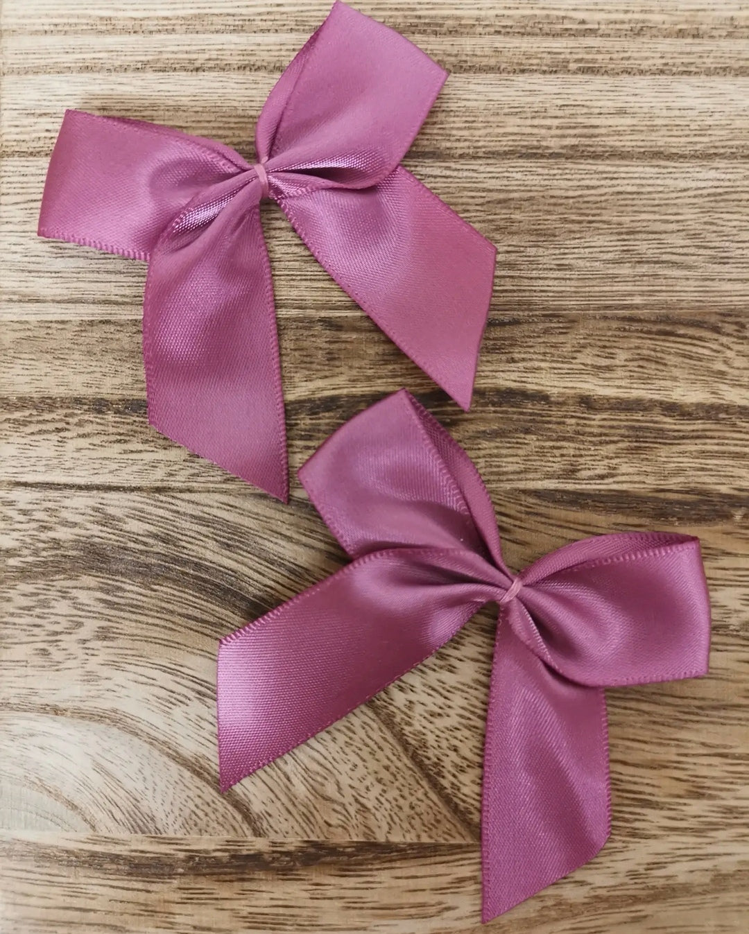 Grandes boucles de différentes couleurs