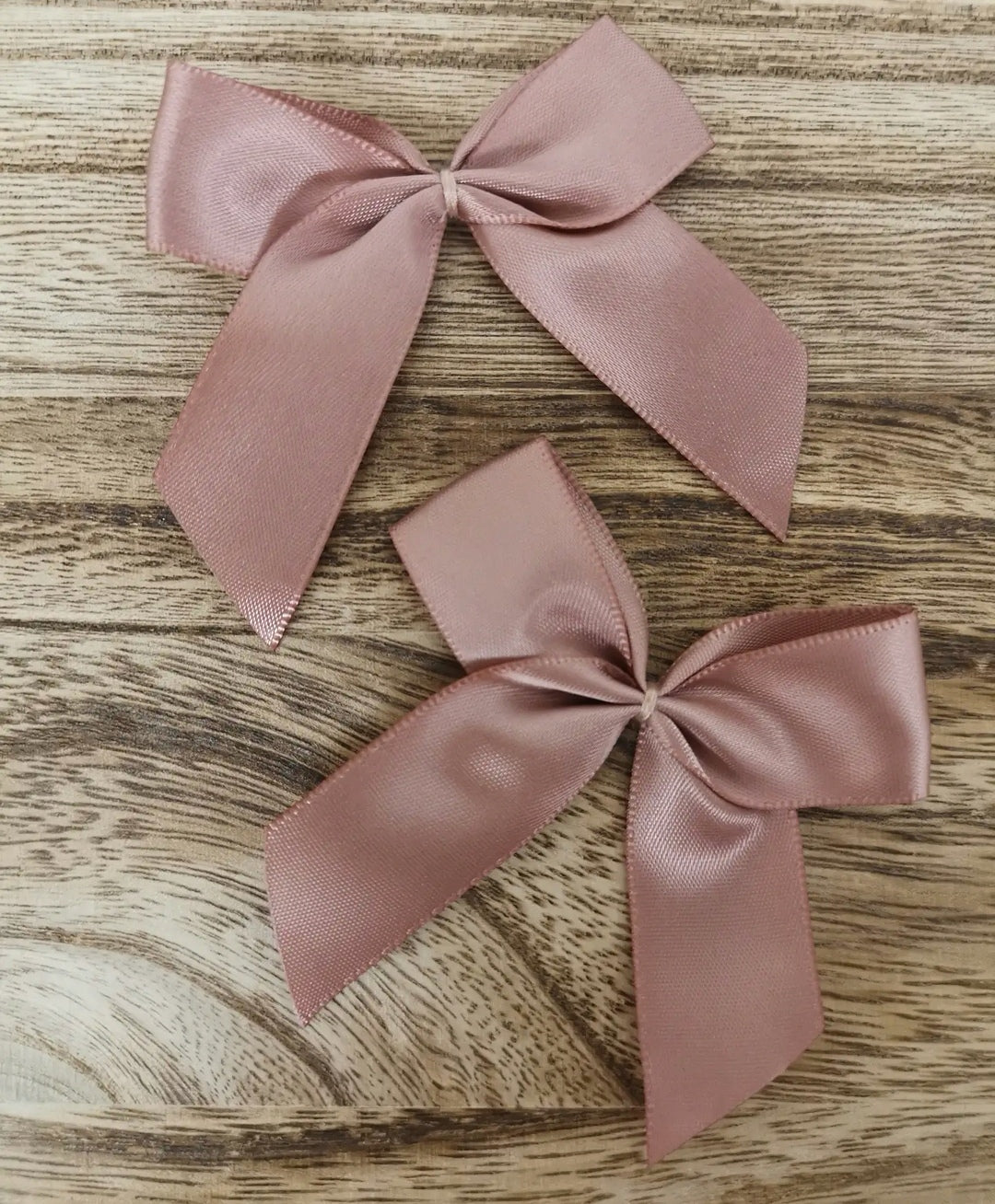 Grandes boucles de différentes couleurs