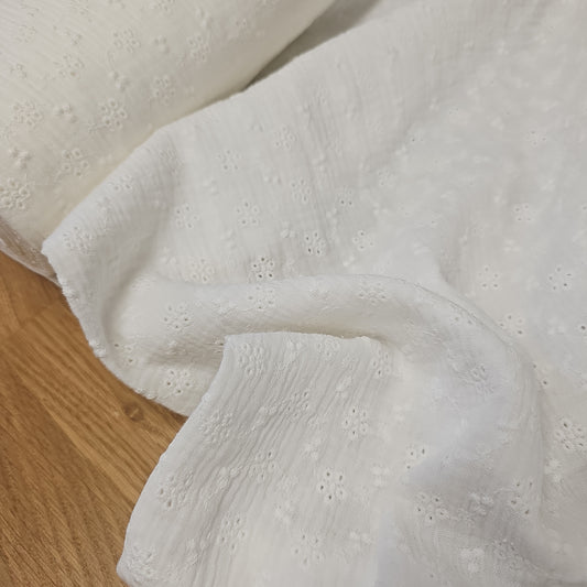 Mousseline brodée blanc