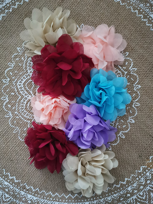 Fleurs de soie de différentes couleurs