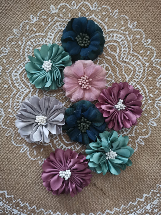 Blume mit Stempel in verschiedenen Farben