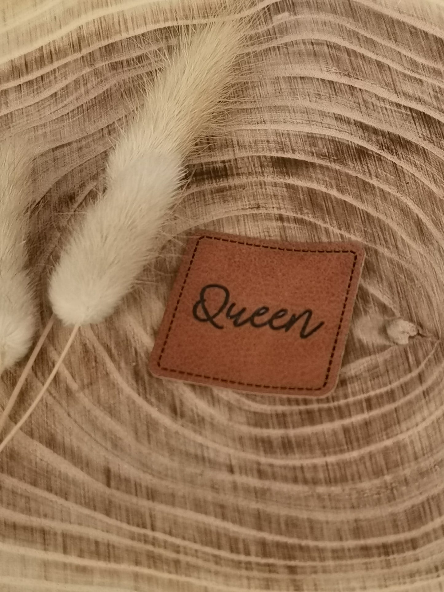 Etiquette simili cuir Queen