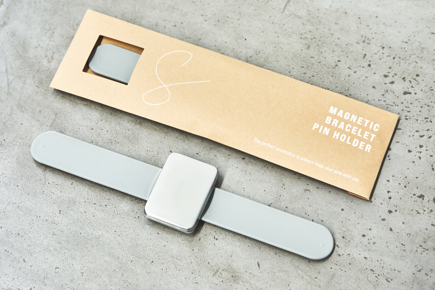PORTE ÉPINGLE BRACELET MAGNÉTIQUE GRIS