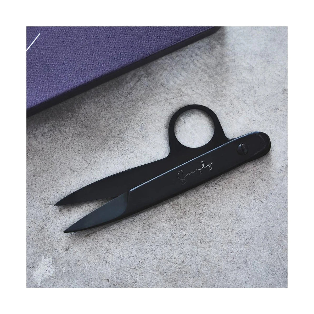 COUPE-FIL NOIR (ÉDITION BOÎTE)